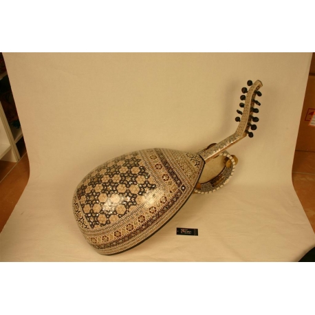 M211: Oud mit Perlmutt